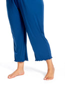 Ladies Capri-length Bottoms
